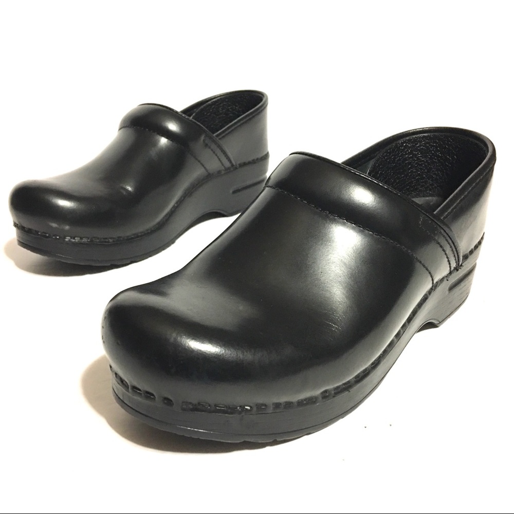 Dansko Clogs Women's Size 39 - US 8.5